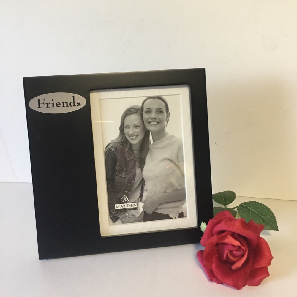 Picture frame friends wood Holds 4 x 6 MALDEN